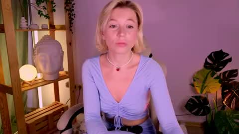 Snapshot of balerinacappuccino_ chatting on 07.01.26 Elly online show from 07.01.26