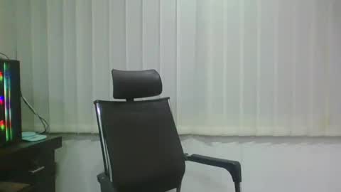 Ballbusting Slave online show from 12.09.24