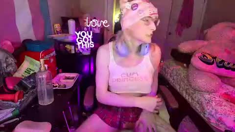 Snapshot of bambibimbosparkles chatting on 07.04.26 Bambi Sparkles TS online show from 07.04.26