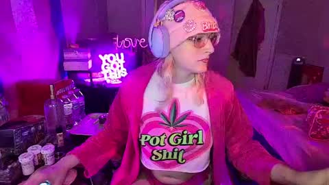 Snapshot of bambibimbosparkles chatting on 07.31.26 Bambi Sparkles TS online show from 07.31.26
