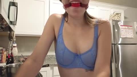 Snapshot of bambifarrina chatting on 11.09.25 bambifarrina online show from 11.09.25