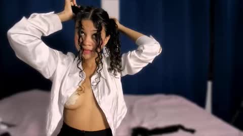 Snapshot of bamby_kitty chatting on 10.26.25 cataliana online show from 10.26.25