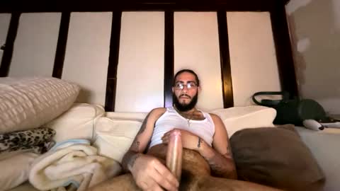 Snapshot of bandzz2333 chatting on 04.16.26 bandzz2333 online show from 04.16.26