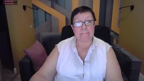 Snapshot of barbaraturners chatting on 02.04.25 barbaraturners online show from 02.04.25