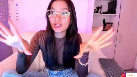  independet model online show from 10.17.25