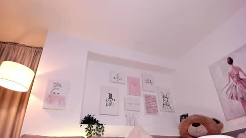 Snapshot of barbie_ev chatting on 02.12.25 Barbara online show from 02.12.25