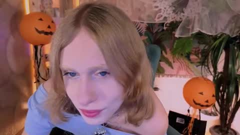 Snapshot of barbie_richy chatting on 10.31.25 barbie_richy online show from 10.31.25