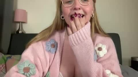 Snapshot of barbiegirl966 chatting on 02.07.25 barbiegirl966 online show from 02.07.25