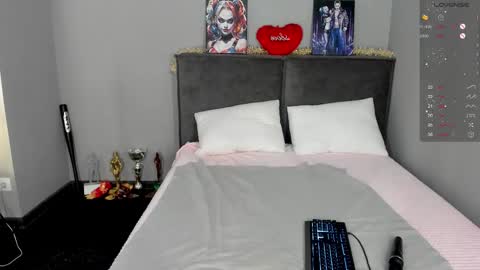 Snapshot of barbiemuscle1 chatting on 03.12.26 Barbie online show from 03.12.26