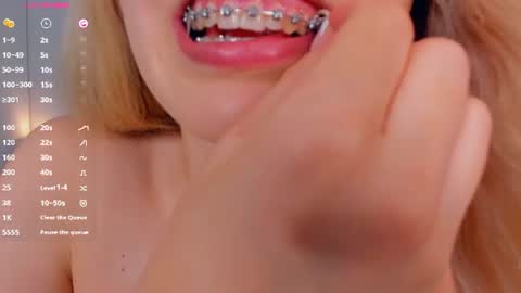 Mia online show from 07.04.26