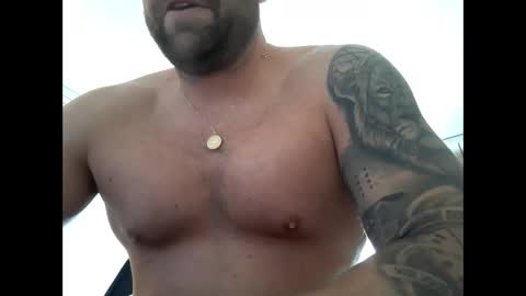 Snapshot of barrias23 chatting on 05.19.26 barrias23 online show from 05.19.26