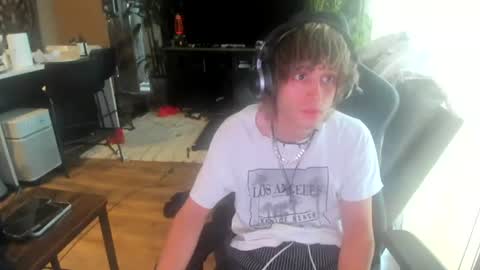 Snapshot of bashful4200 chatting on 07.18.26 ryan online show from 07.18.26