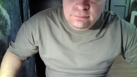 Snapshot of basi_look chatting on 02.20.25 basi_look online show from 02.20.25