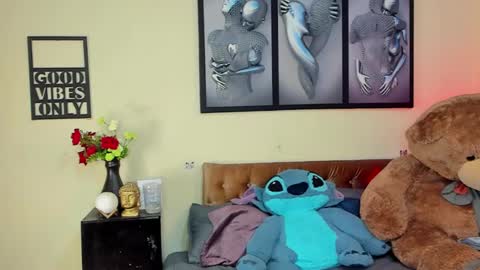 bastian_jones1 online show from 02.20.25