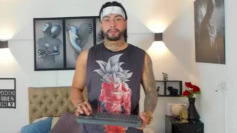 bastian_jones1 online show from 10.06.25