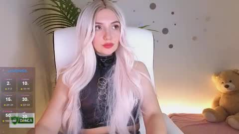 Snapshot of bb_cute1 chatting on 12.05.25 Kris online show from 12.05.25