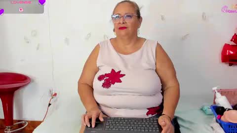 Snapshot of bbwsalome chatting on 06.16.26 Salome online show from 06.16.26