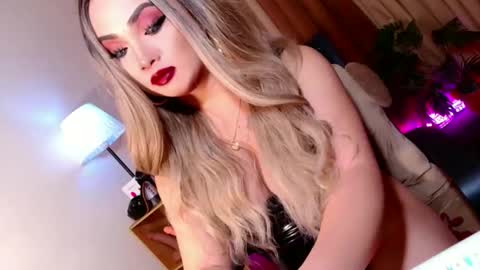Snapshot of bby_lexielore69 chatting on 11.26.25 bby_lexielore69 online show from 11.26.25