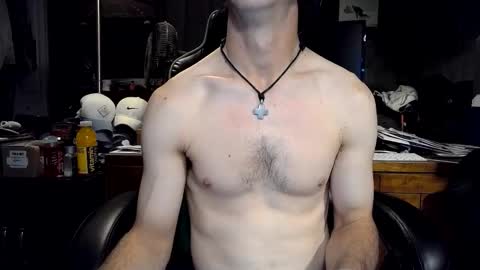 bchillin28 online show from 10.13.25