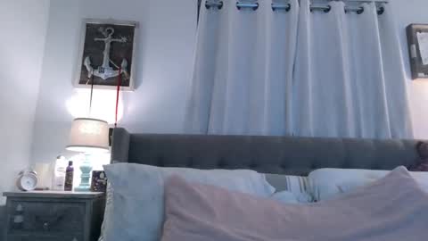 Snapshot of beach_bunny69 chatting on 01.04.25 Emma online show from 01.04.25