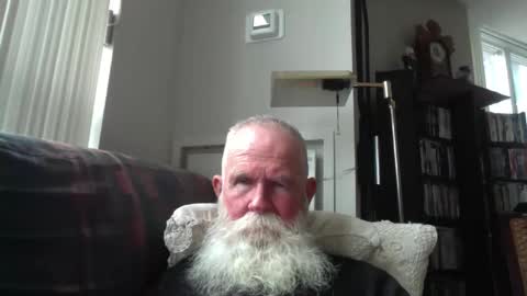 Snapshot of beardbushy chatting on 12.20.25 beardbushy online show from 12.20.25