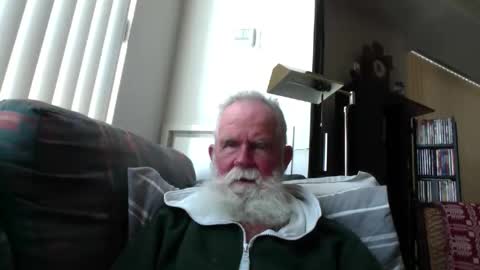 Snapshot of beardbushy chatting on 05.29.26 beardbushy online show from 05.29.26
