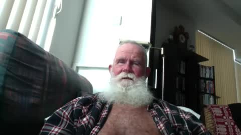 Snapshot of beardbushy chatting on 07.05.26 beardbushy online show from 07.05.26