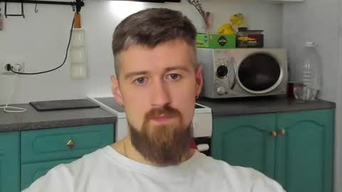 Snapshot of bearded_legend chatting on 06.25.26 Zeus online show from 06.25.26