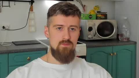 Snapshot of bearded_legend chatting on 06.25.26 Zeus online show from 06.25.26