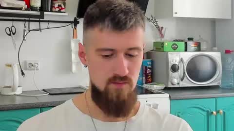 Snapshot of bearded_legend chatting on 07.05.26 Zeus online show from 07.05.26