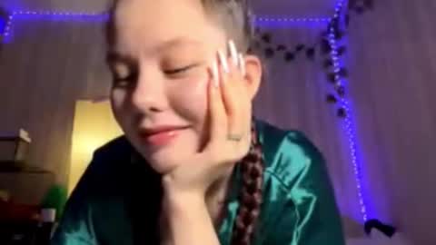 Snapshot of beataschielke chatting on 02.22.26 Bella online show from 02.22.26