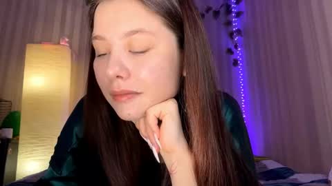 Snapshot of beataschielke chatting on 02.26.26 Bella online show from 02.26.26