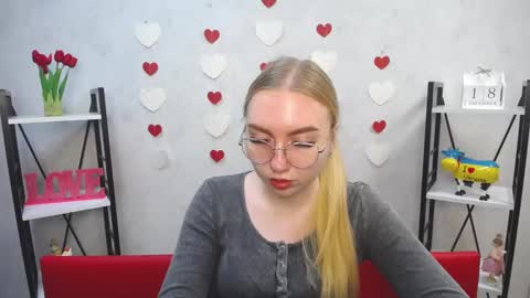 BeatriceFlyy online show from 12.18.24