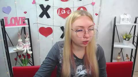 BeatriceFlyy online show from 10.05.25