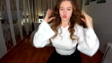 BeatriceWild online show from 04.15.26