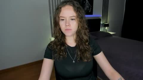 Snapshot of beatricewild chatting on 05.10.26 BeatriceWild online show from 05.10.26