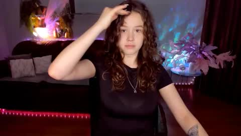Snapshot of beatricewild chatting on 05.12.26 BeatriceWild online show from 05.12.26
