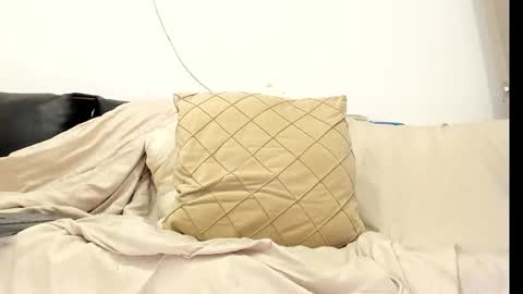 Snapshot of beautiful_hardcock chatting on 12.04.25 Katalina online show from 12.04.25