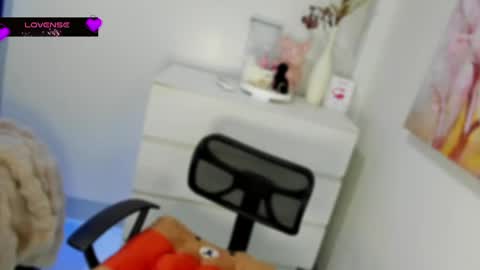 Snapshot of beautiful_mistake chatting on 04.26.26 Aleah Mendez online show from 04.26.26