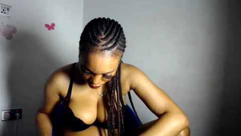Snapshot of beautiful_moanna chatting on 04.20.26 moanna online show from 04.20.26