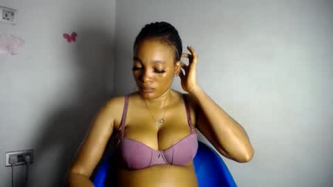 Snapshot of beautiful_moanna chatting on 04.23.26 moanna online show from 04.23.26
