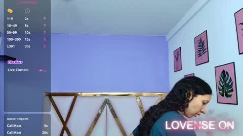 Snapshot of beautifulskinny18 chatting on 12.27.24 Shalom online show from 12.27.24