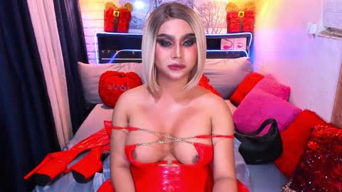 Snapshot of beautifulstrangerts chatting on 01.16.25 Queen Alexa online show from 01.16.25