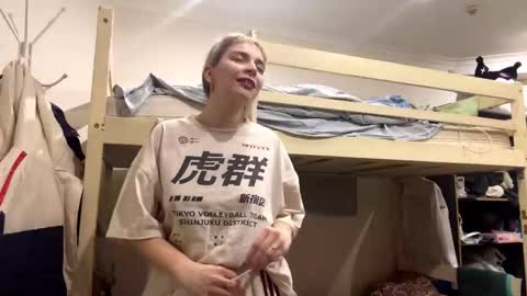 Snapshot of beautifultips chatting on 02.28.26 Mia online show from 02.28.26