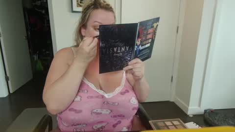 Snapshot of beauty4agent chatting on 09.15.25 beauty4agent online show from 09.15.25