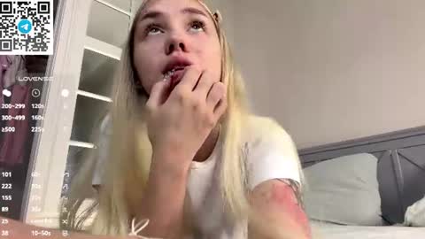 Snapshot of beauty_fuel chatting on 06.14.26 Polly online show from 06.14.26