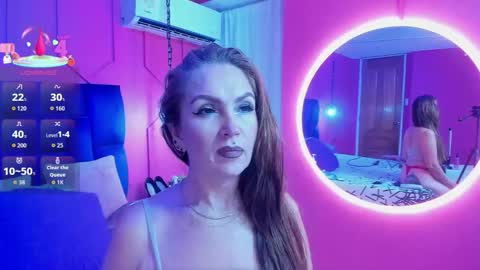 Snapshot of beauty_milf4 chatting on 09.26.25 Chantall online show from 09.26.25