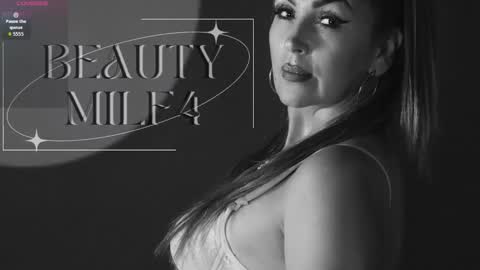 Snapshot of beauty_milf4 chatting on 10.12.25 Chantall online show from 10.12.25