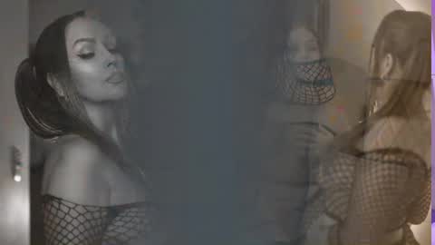 Snapshot of beauty_milf4 chatting on 05.23.26 Chantall online show from 05.23.26