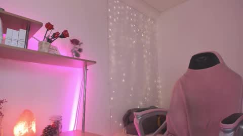 Eliise online show from 10.04.25